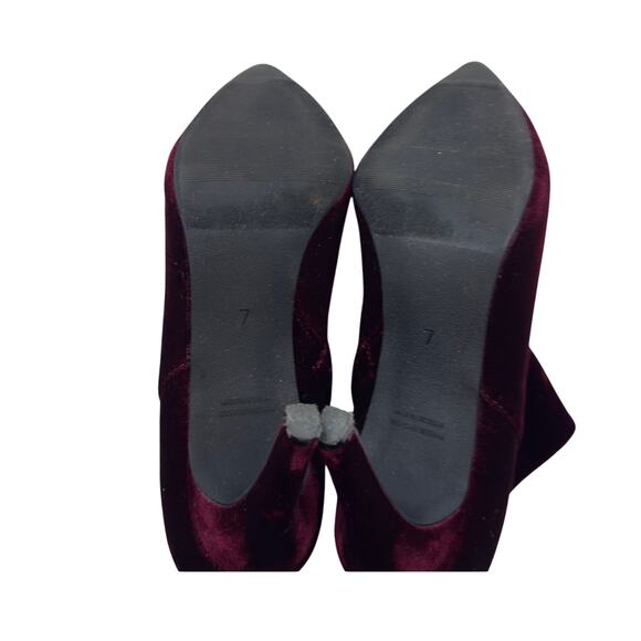 Old Navy Pointed Toe Sexy Chic Wine Red Velvet Heeled Booties Women's Size 7 - Picture 7 of 9